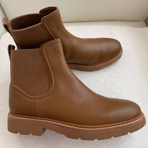 NEW Vince Tan  Rue Leather Pull On Lug Chelsea Boots